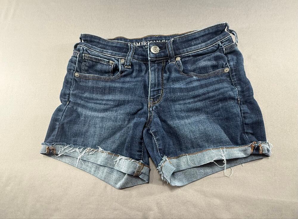 American Eagle Outfitters Women’s Denim Shorts Blue Cuffed Raw Hem  size 6